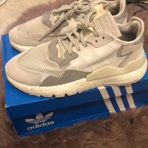 Adidas nite jogger white/grey